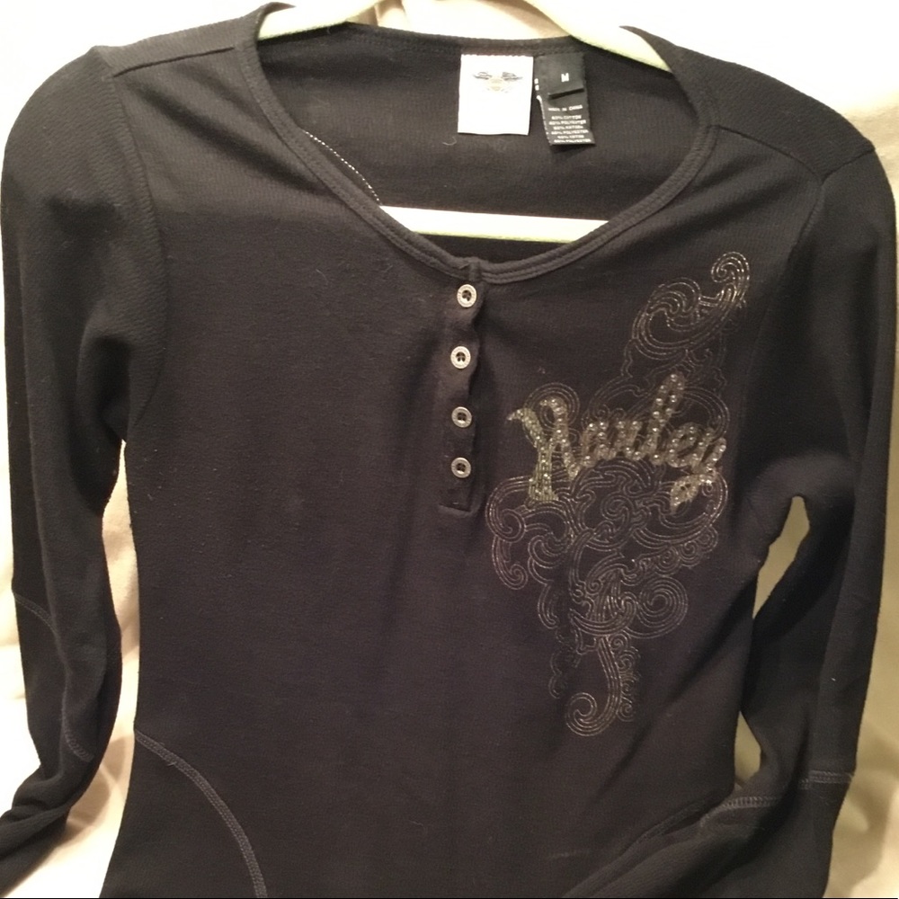 Women’s long sleeve shirt
